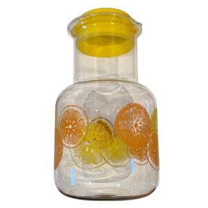 Vintage PYREX Citrus Pattern Glass Carafe Pitcher with Yellow Lid 1.5QT 1.5L